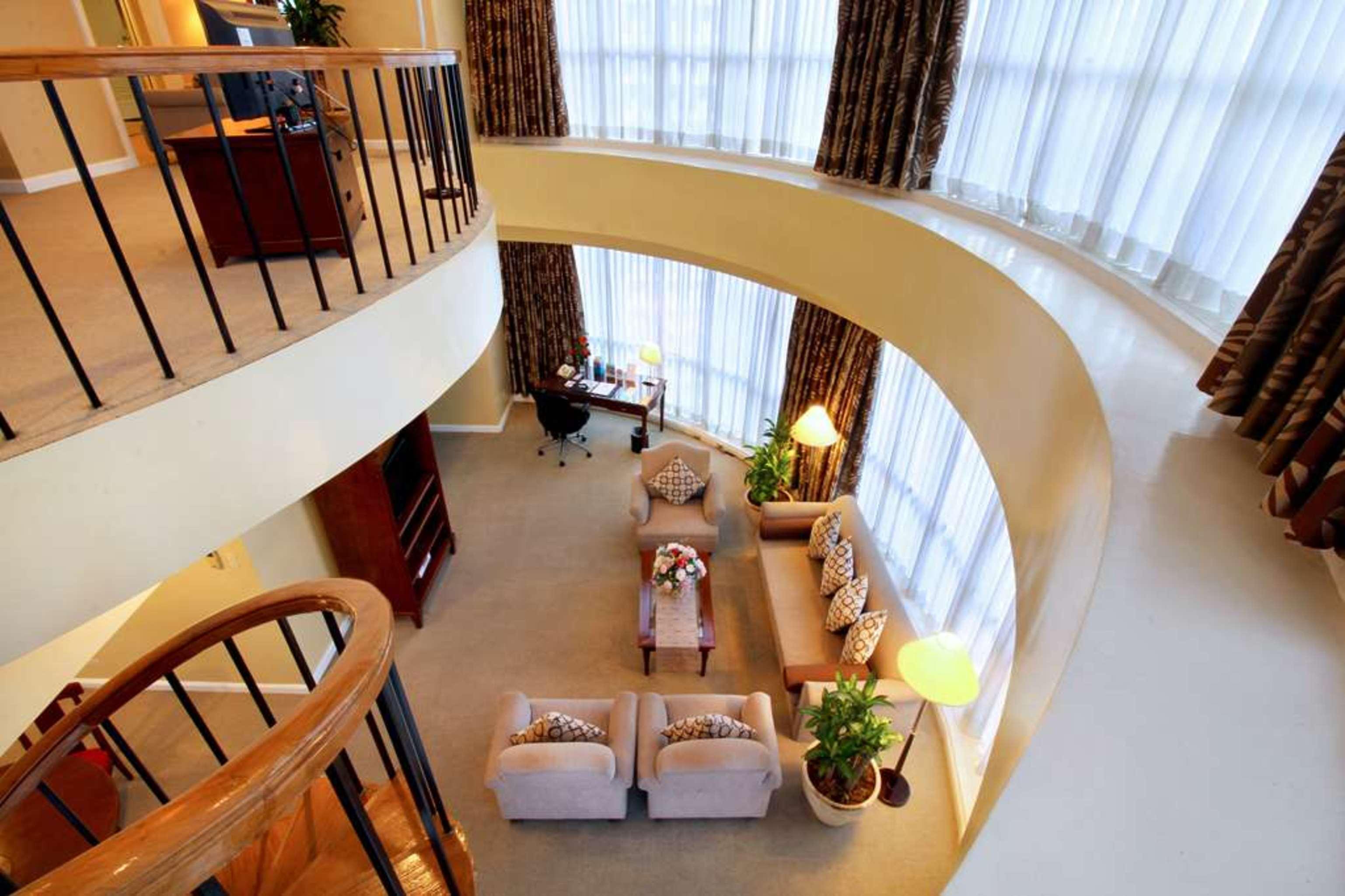 Oxford Suites Makati San Pedro Makati Exterior foto